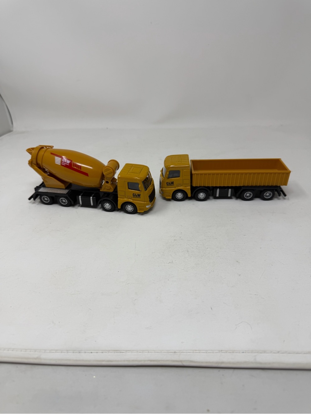 Diecast Construction Trucks Lot Of 2 1/55th Cement Truck GLW Engineering Series